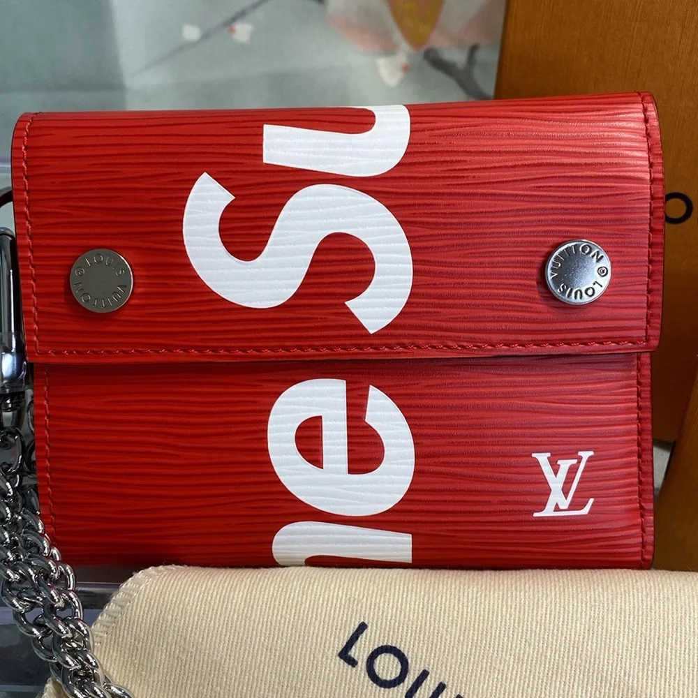 Louis Vuitton Supreme Red Epi Leather Pochette Jour GM Portfolio **HP** - Picture 3 of 14
